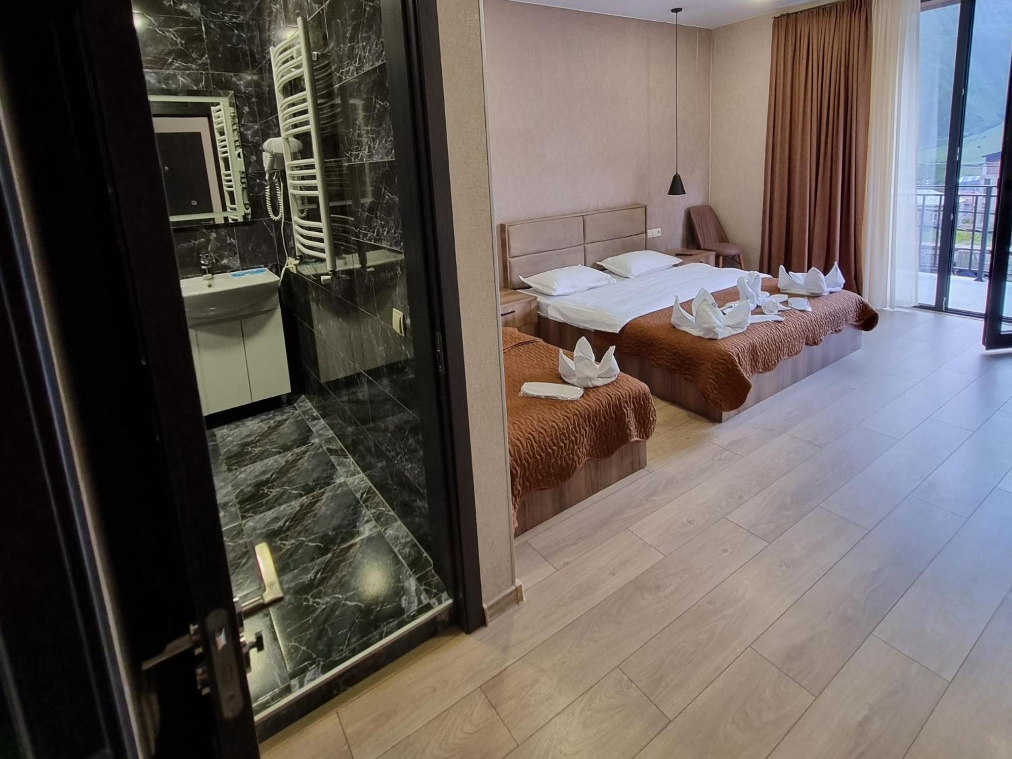 Hotel Sweet Night Kazbegi Phòng bức ảnh